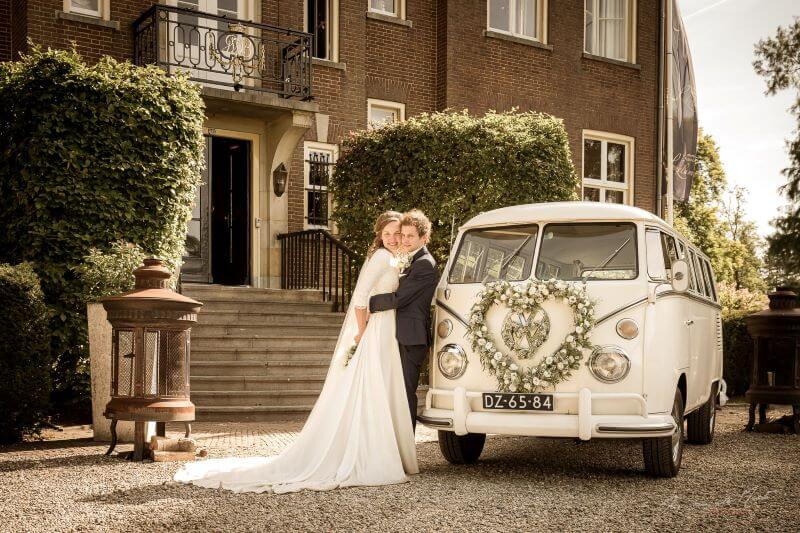 Witte Volkswagen T1 spijlbus huren