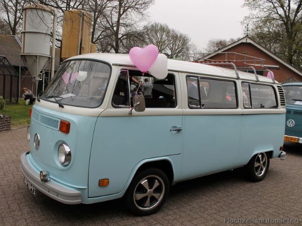 blauwe Volkswagen T2 bus
