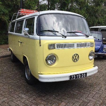 gele VW T2 bus